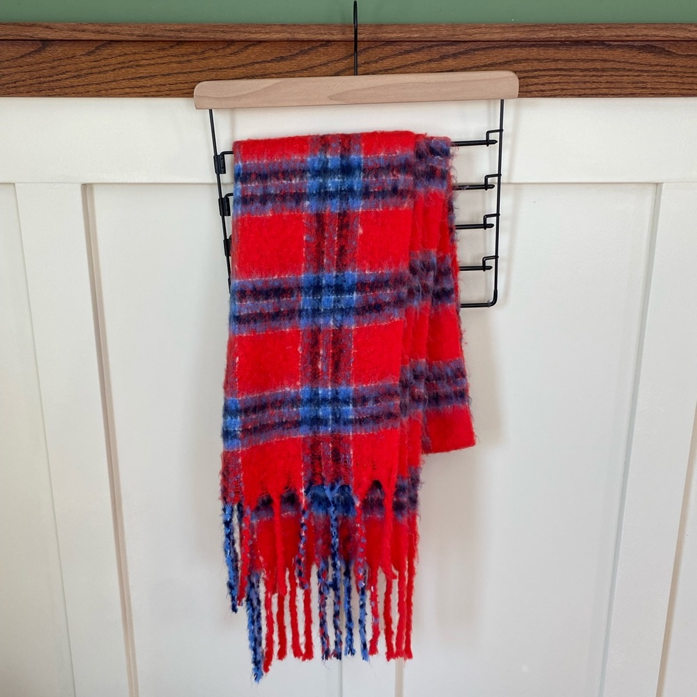 Aerie Scarf